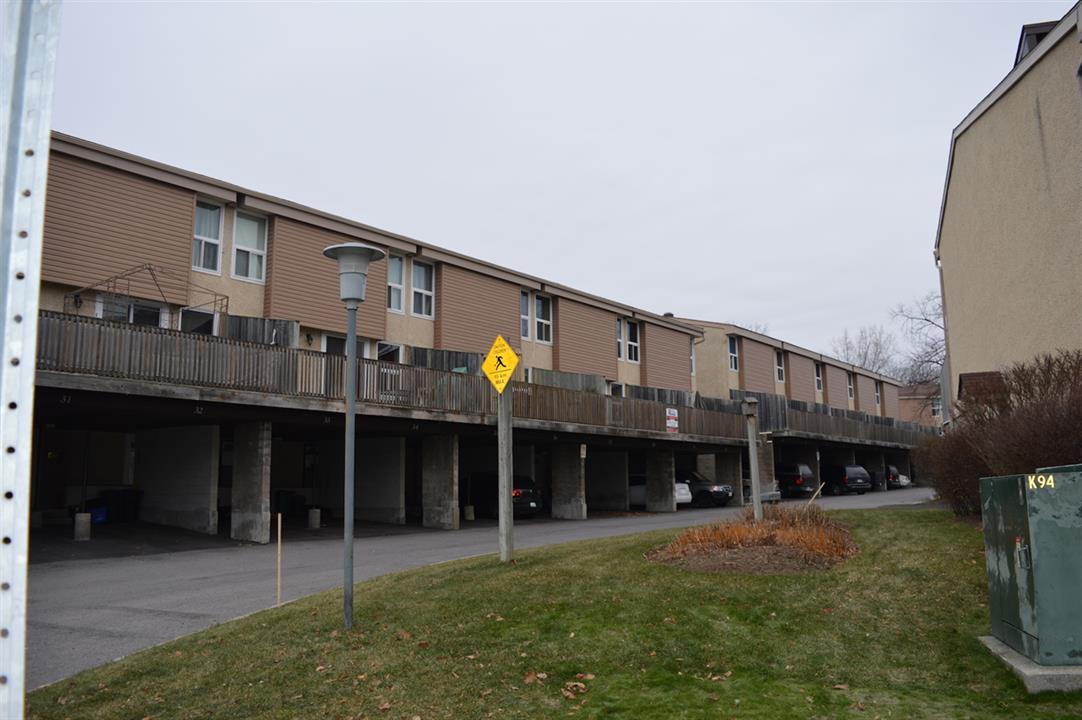 Exterior Photo 4