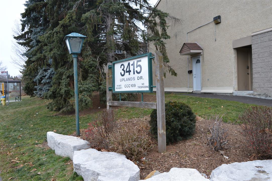 Exterior Photo 2